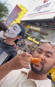 吃炸鸡反抗议素食者惹议 男子回应：我只是表达立场