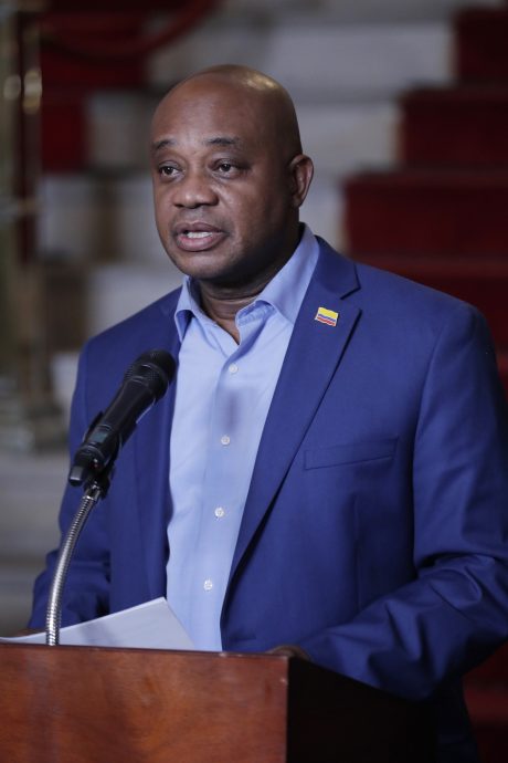  哥伦比亚同意接收被遣返移民  美暂缓关税威胁