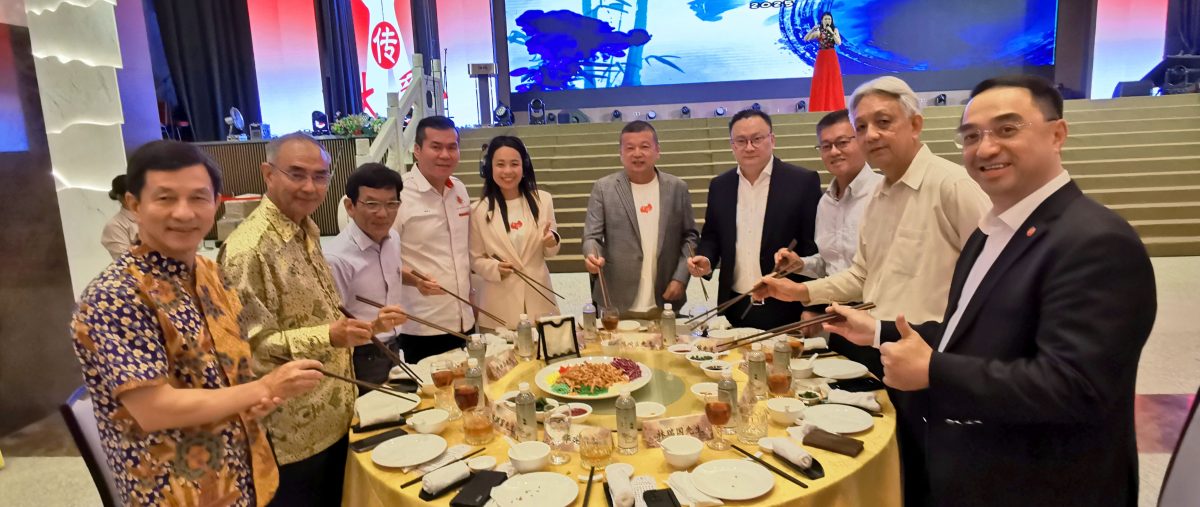 大都会：小手行动慈善基金会 《小手传大爱2025 》爱心午宴，《遇见林连玉》绘本推介礼