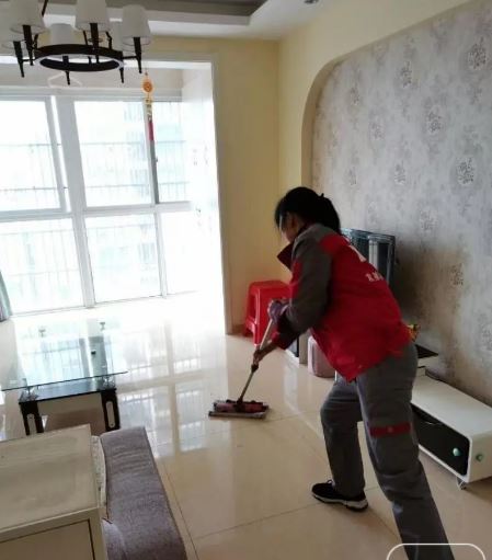 天下事 春节需求大人手不足家政公司加薪留人