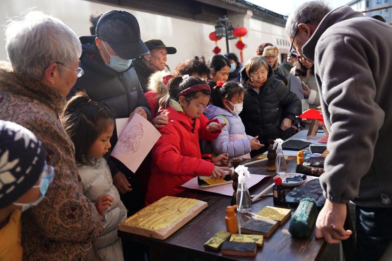 天下事 杭州：体验非遗迎新春（4）