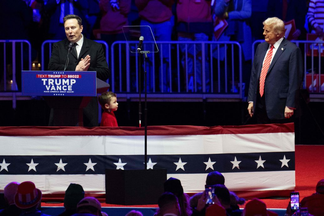 天下事 特朗普推动5000亿美元AI投资计划 遭马斯克质疑