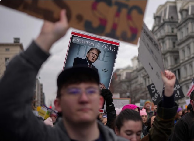 天下事)特朗普承诺上台要做的事:贸易战、文化战和反移民