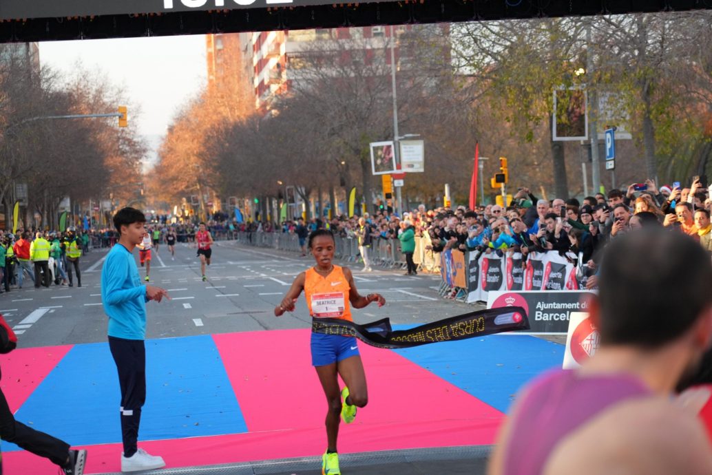 女5000公尺跑进14分钟 切贝特再破世猷