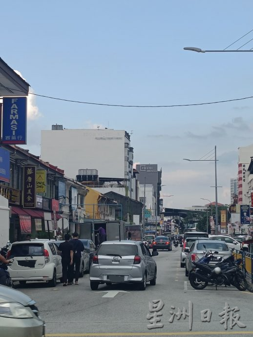 乔治市严重堵塞 槟市厅3月实验性实施限时停车2小时