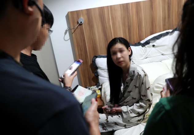 **已签发**柔:狮城二三事:狮城媒体直击假结婚突击行动,一对男女涉虚假申报被捕