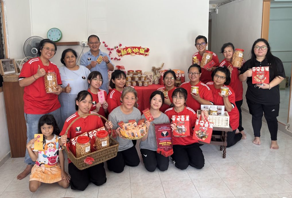 **已签发**柔:第三头条:无材料赞助又市场淡静,“出埃及之家”售年饼活动更挑战