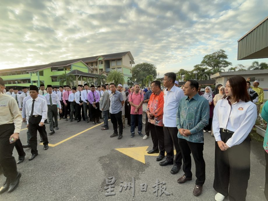 **已签发**柔:视频:头条之一:全柔计4万9980SPM考生,哥打丁宜水灾未影响进度