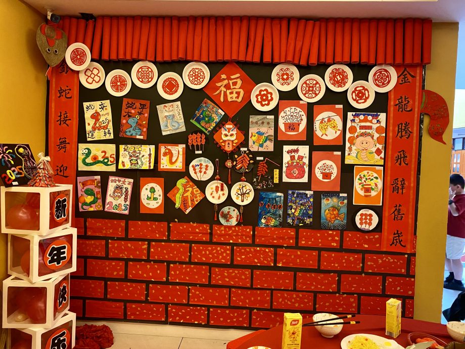 师长学生布置校园 培英变新春打卡点