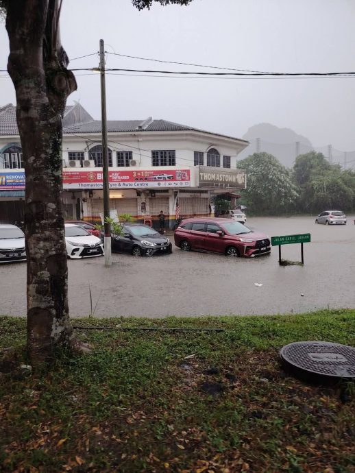 庞大雨量 排水不及 怡多区闪电水灾主因