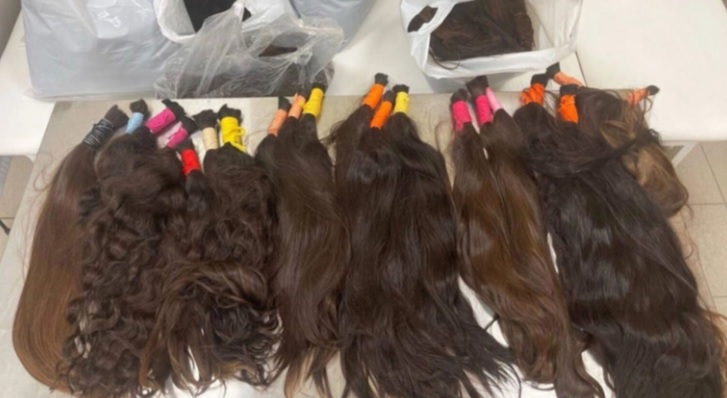 携带300束重50kg头发回国 俄男辩不知要申报遭罚款