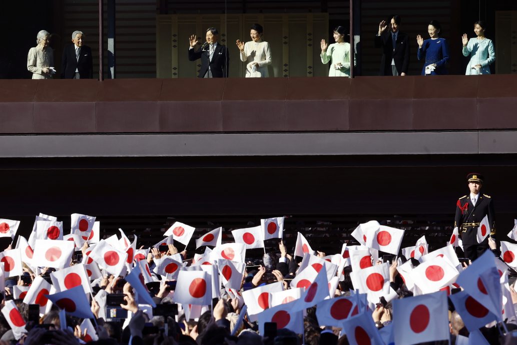 数万民众向天皇“拜年” 德仁:冀2025年充满希望的一年
