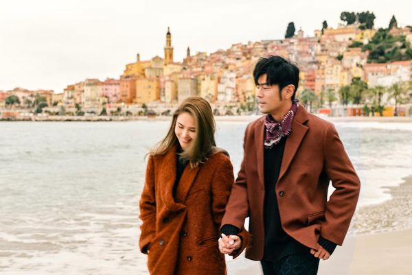 昆凌嫁周杰伦10年 甜曝：我们撑过来了