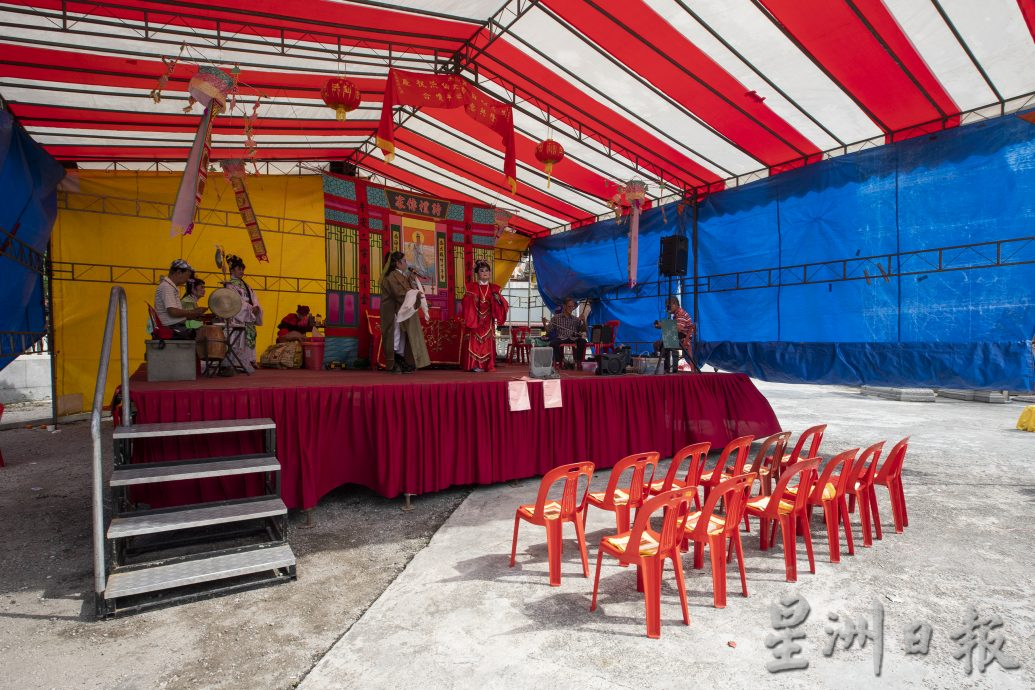 星角摄:没人看大戏了!