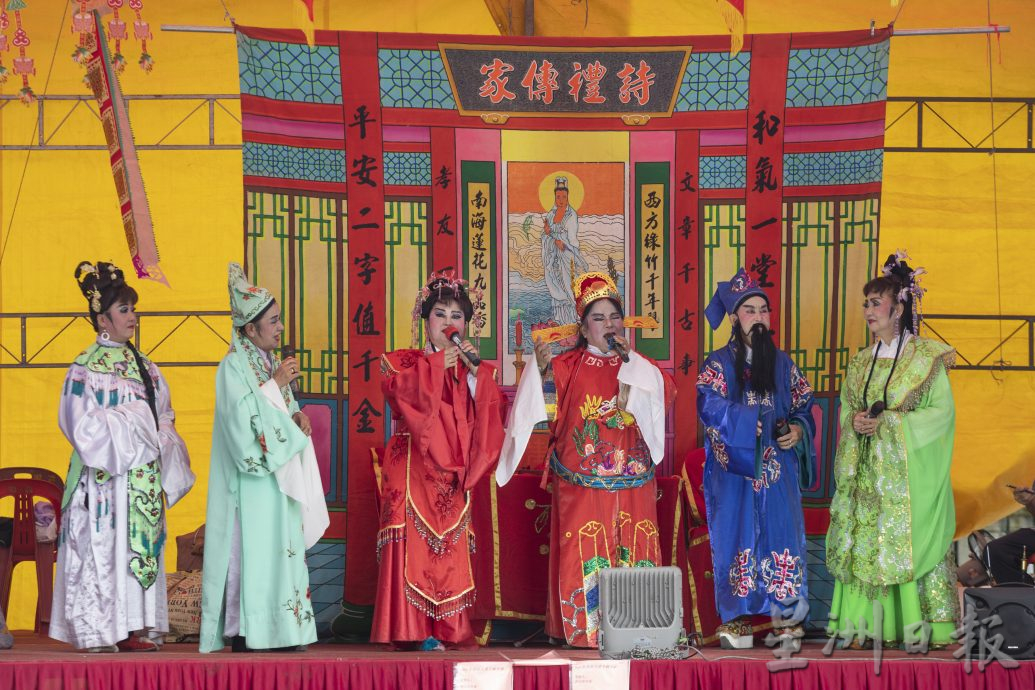 星角摄:没人看大戏了!