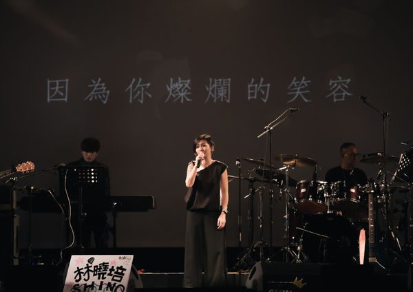 晓培被挖黑历史 泪诉:做错事的人,一切都太难了