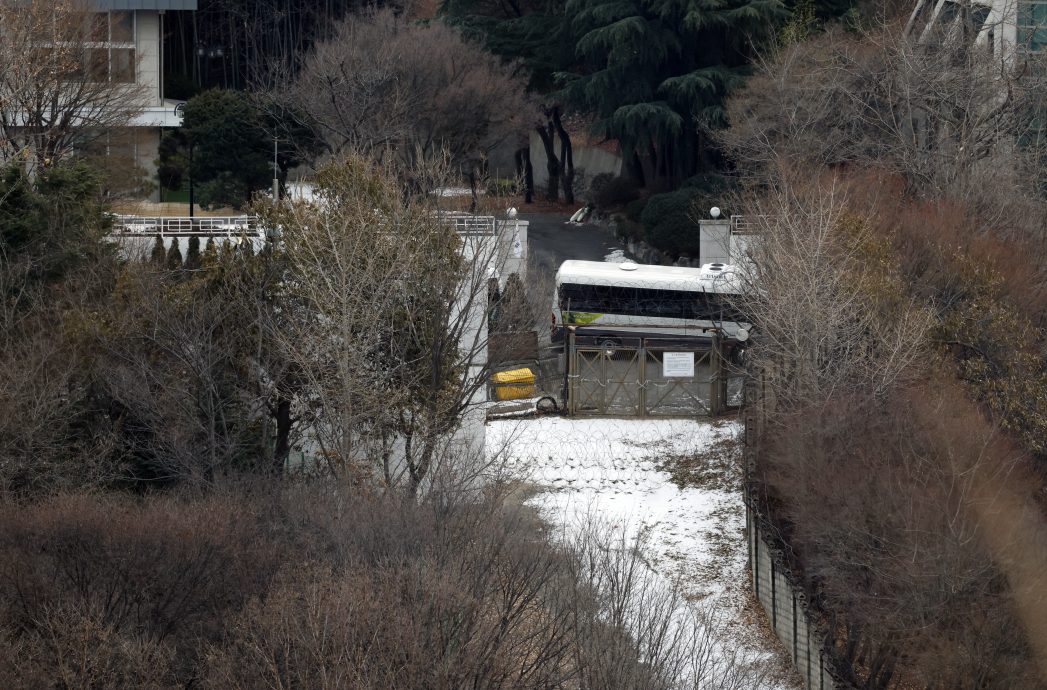 有不明车辆驶离官邸 传尹锡悦脱了 公调处长认了“有可能”