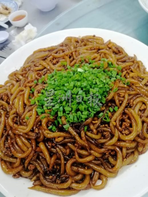 有故事的人:退休厨师依预算调配菜单 家厨风味会饕客