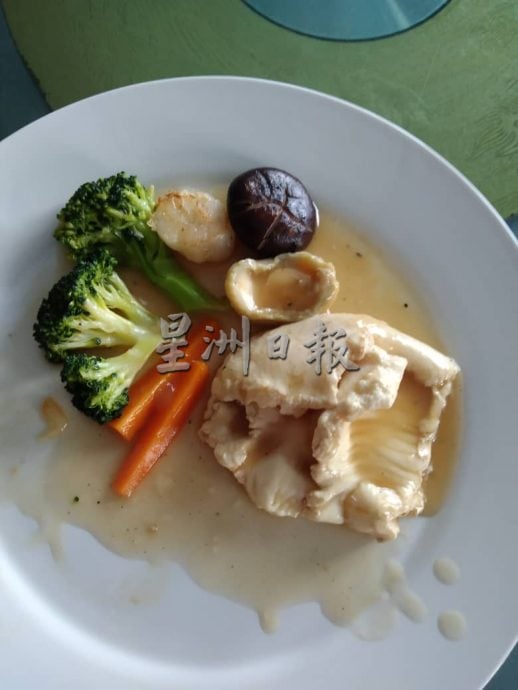 有故事的人:退休厨师依预算调配菜单 家厨风味会饕客