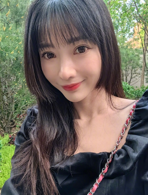 柳岩被揭知三当三 找狗仔曝光恋情逼宫