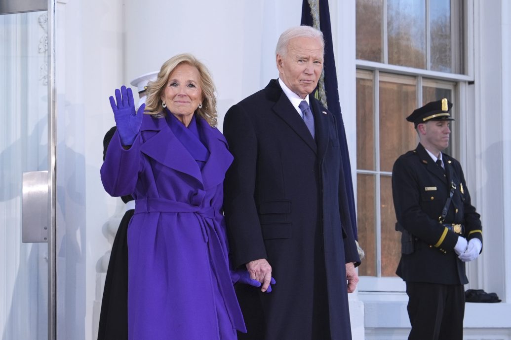 梅兰妮就职服装引热议 网民：「神偷卡门」？参加丧礼？