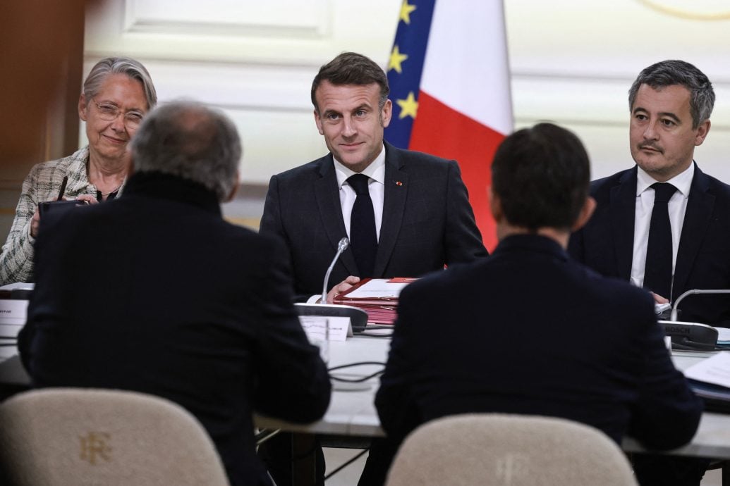 法国新一届政府正式运作