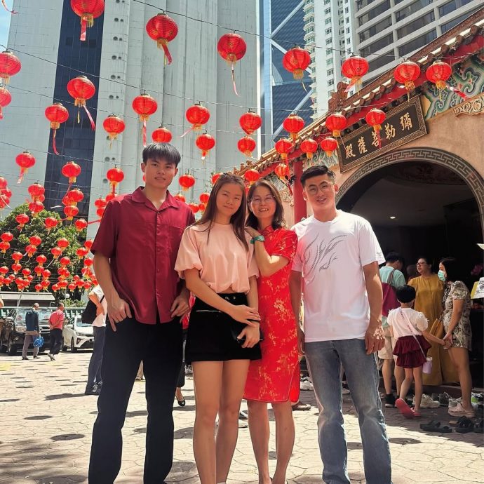 泰国羽球超级300赛|全家亲临曼谷现场支持  贺首维新春出战不孤单