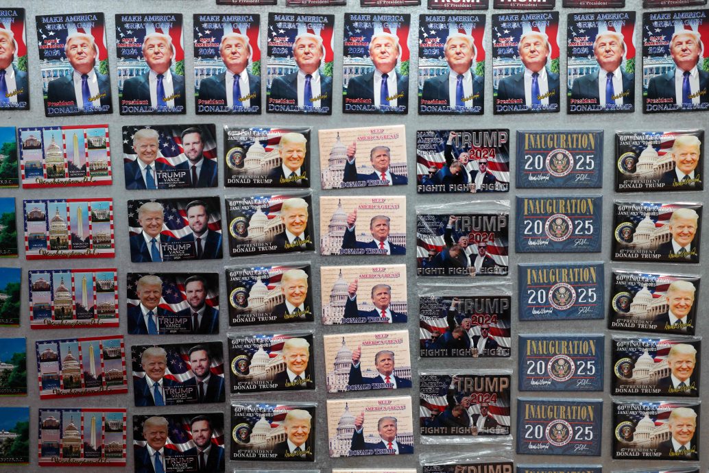 特朗普1月20日就职　店舖放满纪念品