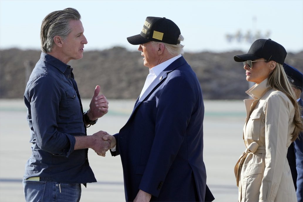 特朗普砍援助资金  威胁关闭联邦紧急事务管理局  