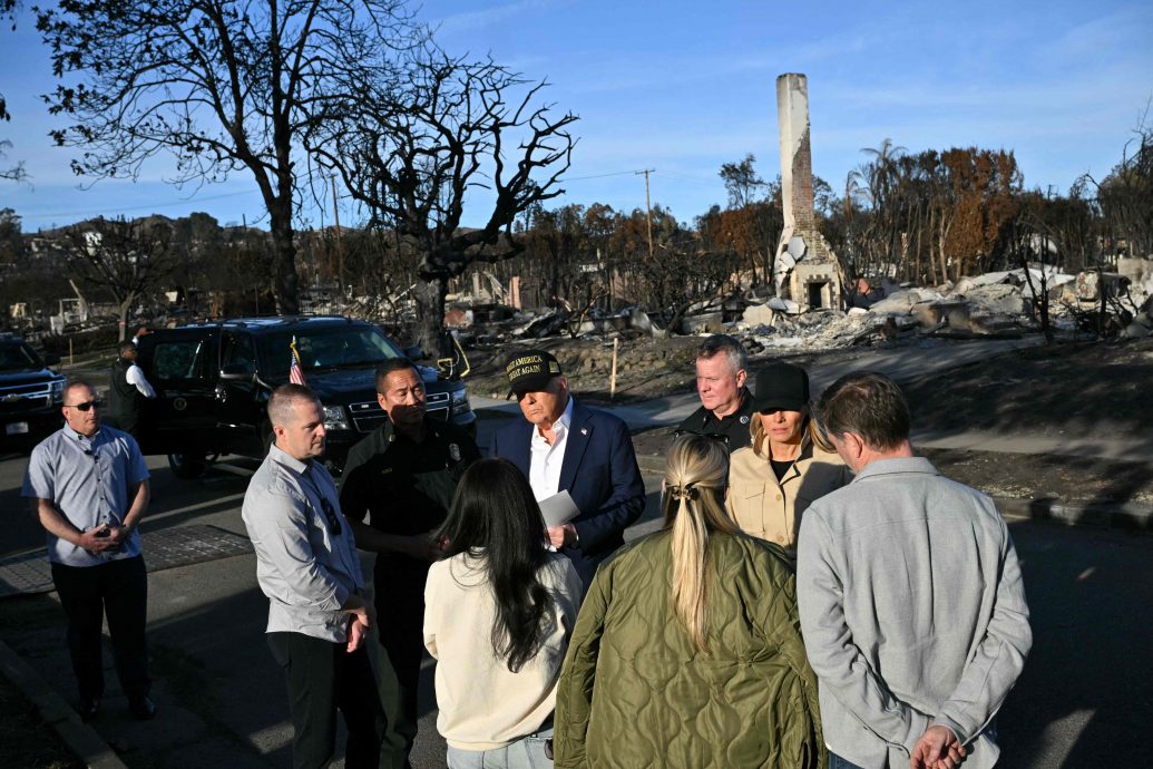特朗普砍援助资金  威胁关闭联邦紧急事务管理局  