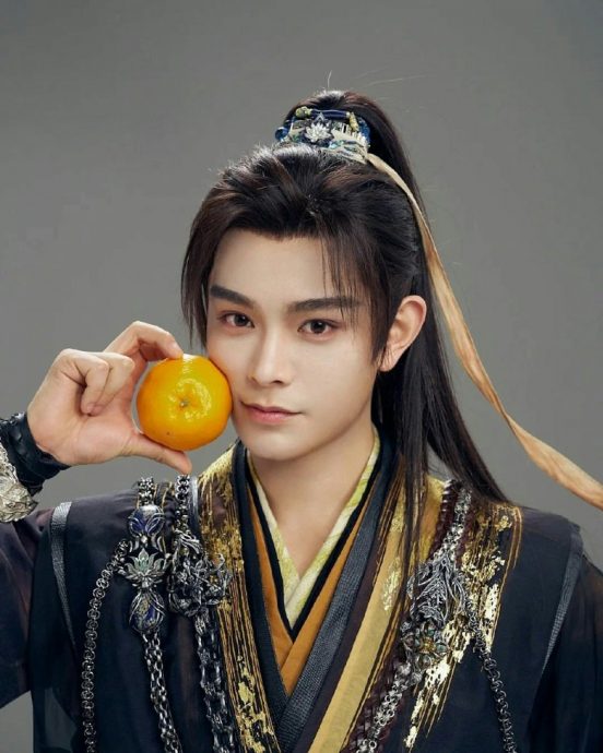 登杂志封面晋升销售王　丁禹兮破王一博5年前纪录