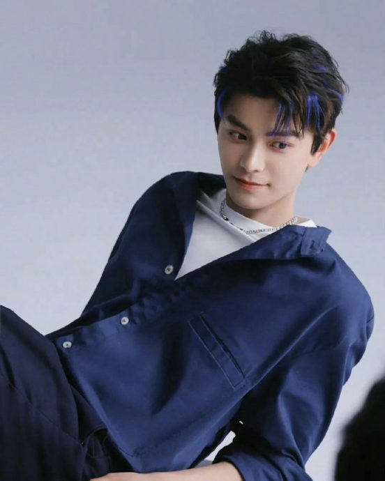 登杂志封面晋升销售王　丁禹兮破王一博5年前纪录