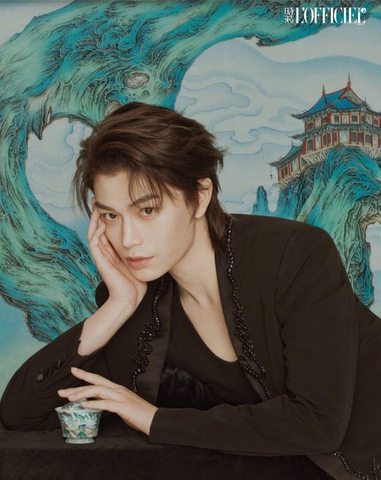 登杂志封面晋升销售王　丁禹兮破王一博5年前纪录