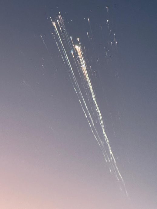 看世界两图)SpaceX 星舰试飞中解体 联邦航空管理局令彻查