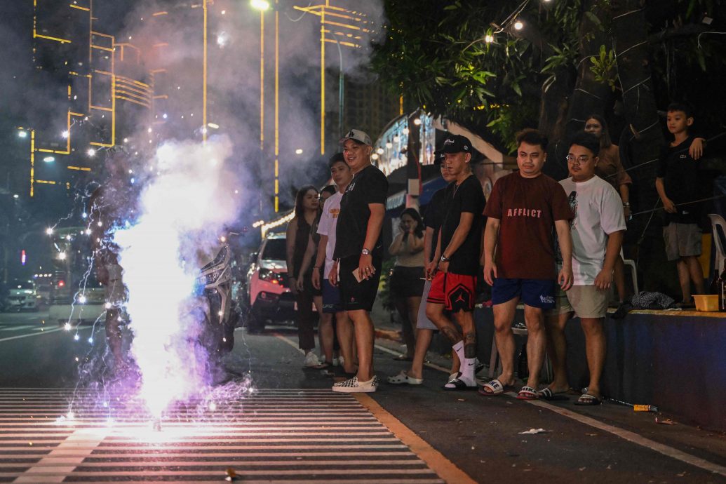 看世界)菲跨年爆竹狂欢乐极生悲 逾500人炸伤28人须截肢