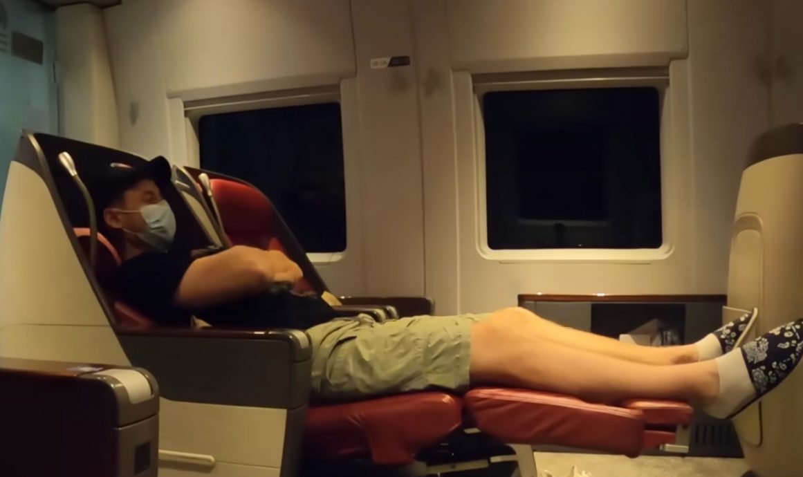 离乡13年返伦敦探亲 英男子失望衣食住行不如中国