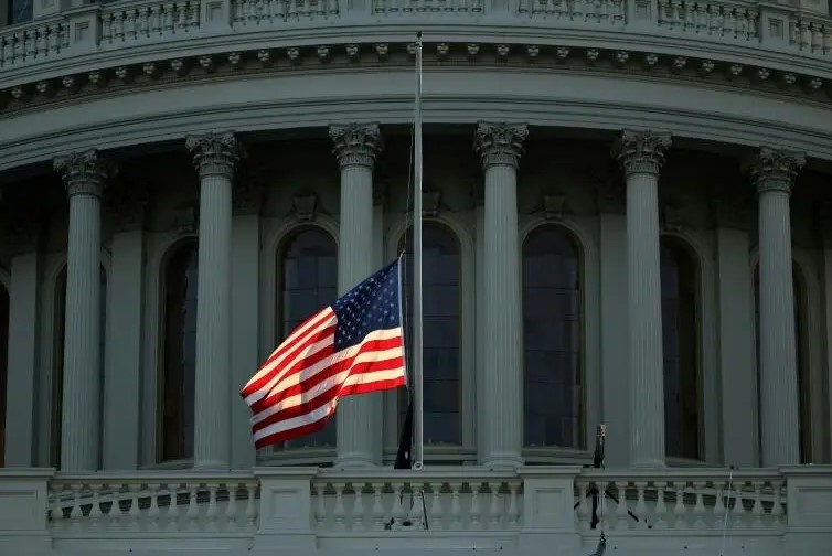 美众院议长:特朗普就职日 国会不降半旗