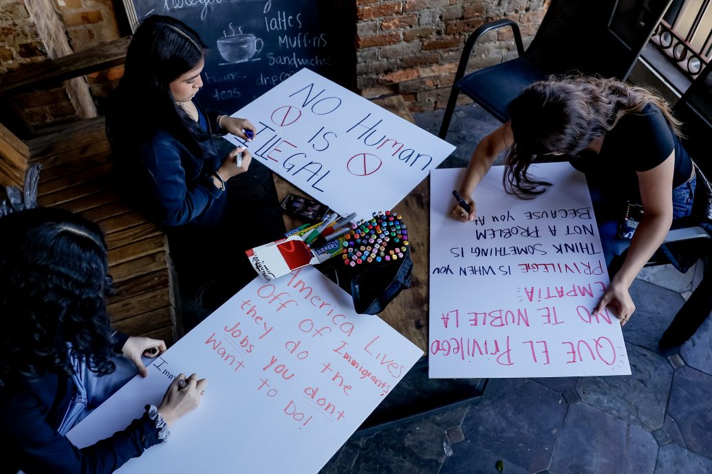 美国出动军机遣返移民 成本高过头等舱机票