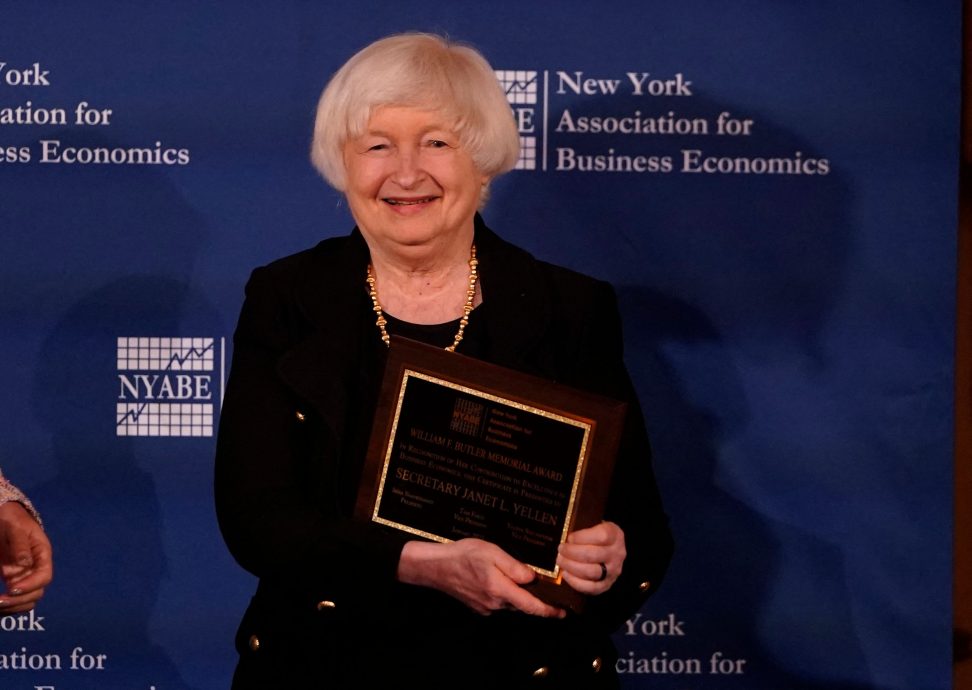 美媒: 中国骇客入侵美财长叶伦电脑 取数十文件