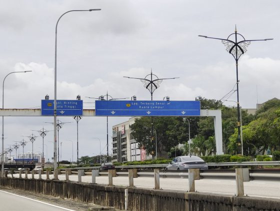 莫家浩／乘机过年