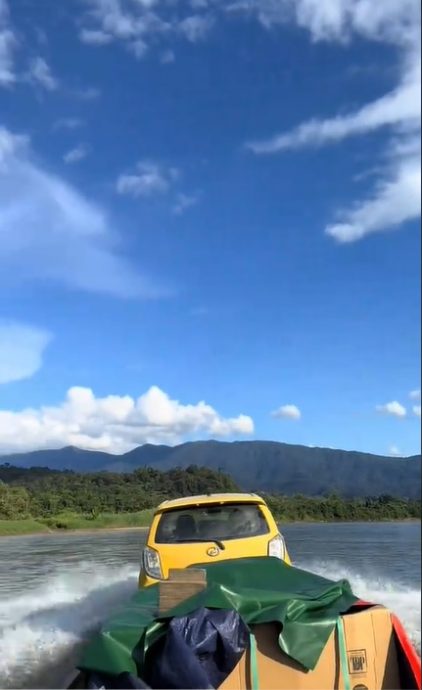 视频|太萌了!黄色Axia乘风破浪 游河到姆鲁网民狂点赞