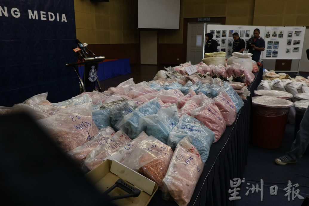 警方捣毁亿元炼毒厂 12嫌犯落网 