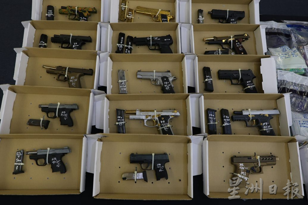 警方捣毁亿元炼毒厂 12嫌犯落网 