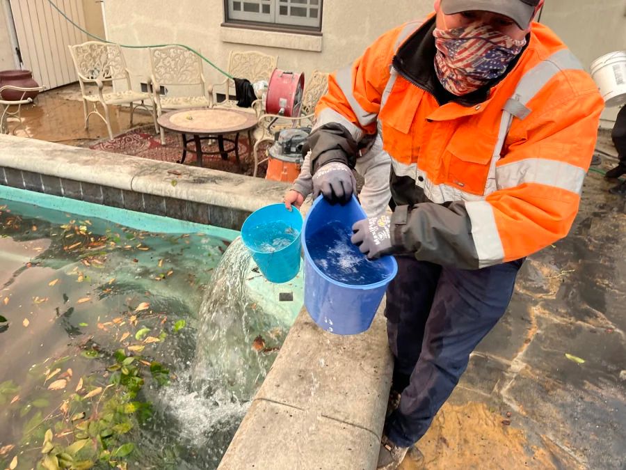 请优先用这则∕ 暖势力   拉美裔移民挺身而出  赶到洛杉矶火场救火