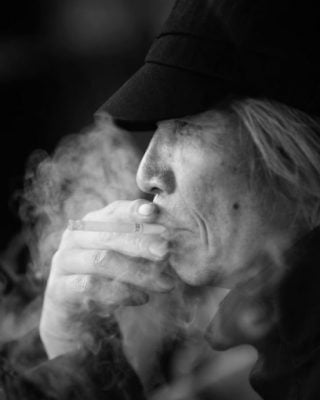 谢诗奇/山谷和黄铜瓶里的魔鬼