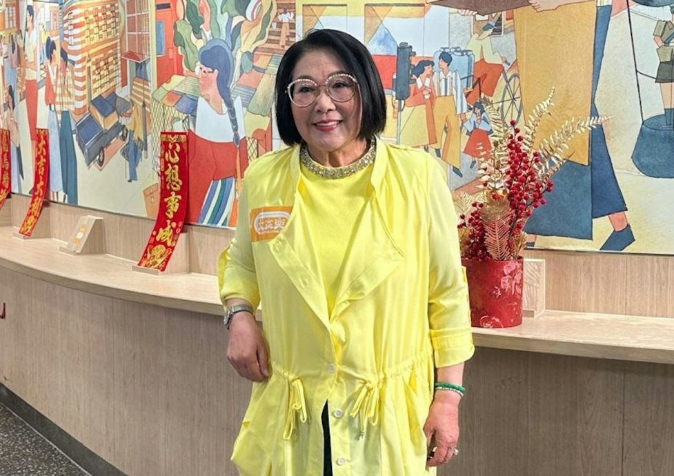 赵雅芝保镳暴力对待粉丝 李司棋斥行为过火