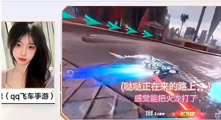 超人气美女主播现身颁奖礼 本尊亮相竟“放大三倍”惊呆粉丝