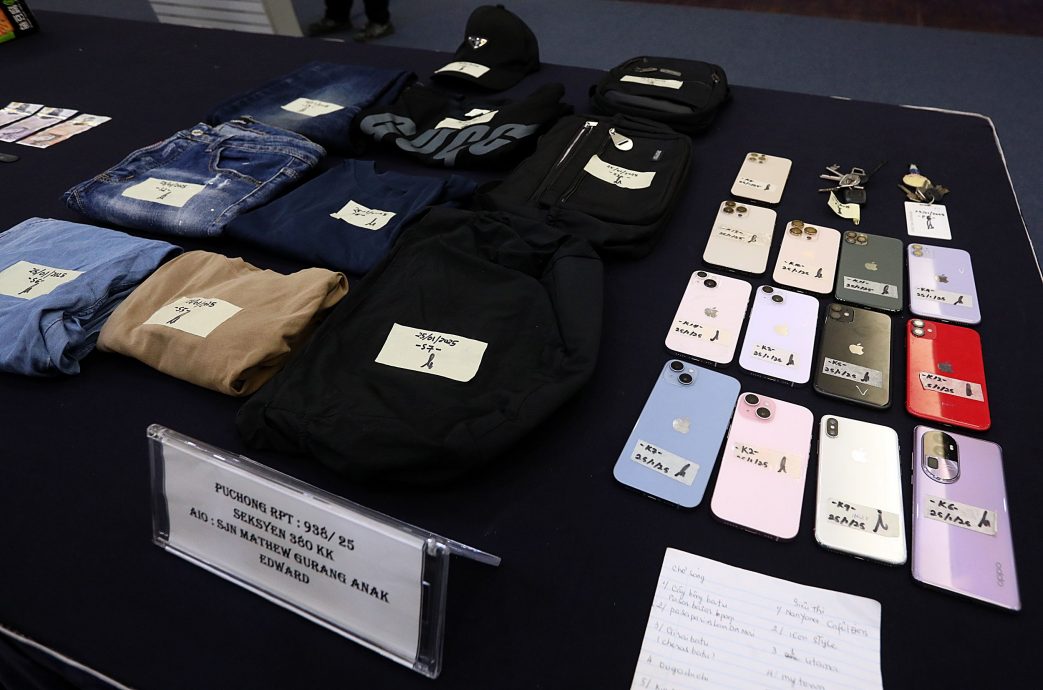 越南偷手机集团在马扎根 施技窃苹果手机带返越南转售