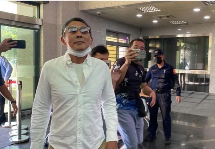 钮承泽获假释明出狱 回家过年需接受保护管束