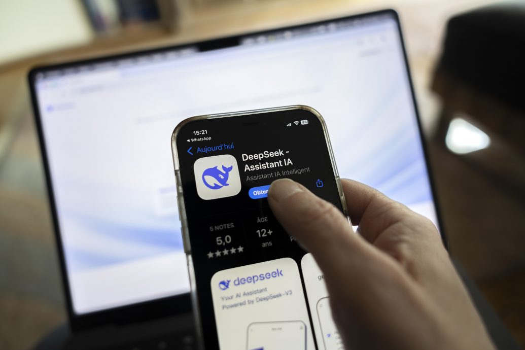 阿里巴巴发布升级版AI模型 挑战ChatGPT与Deepseek